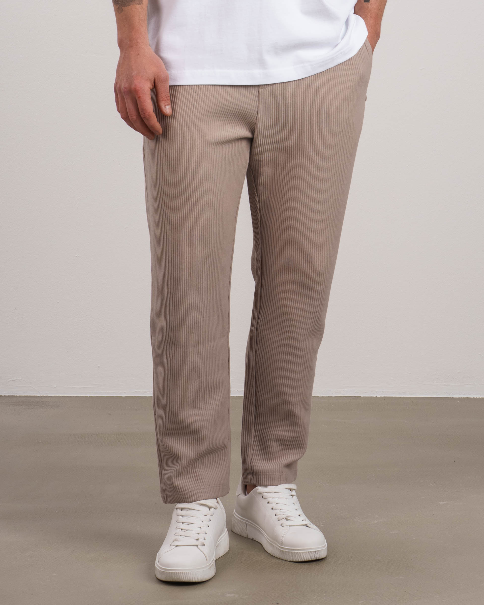 Plissee Pants (Taupe) - Image 5